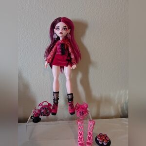 Monster High Skulltimate Secrets Garden Mysteries draculaura